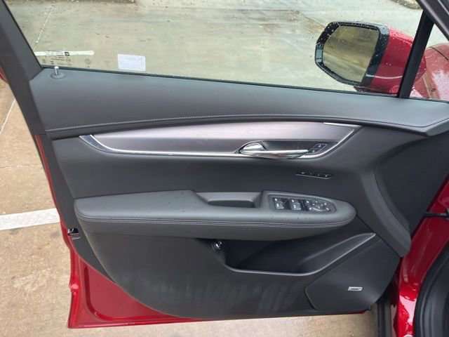 New 2025 Cadillac XT6 Luxury image 14