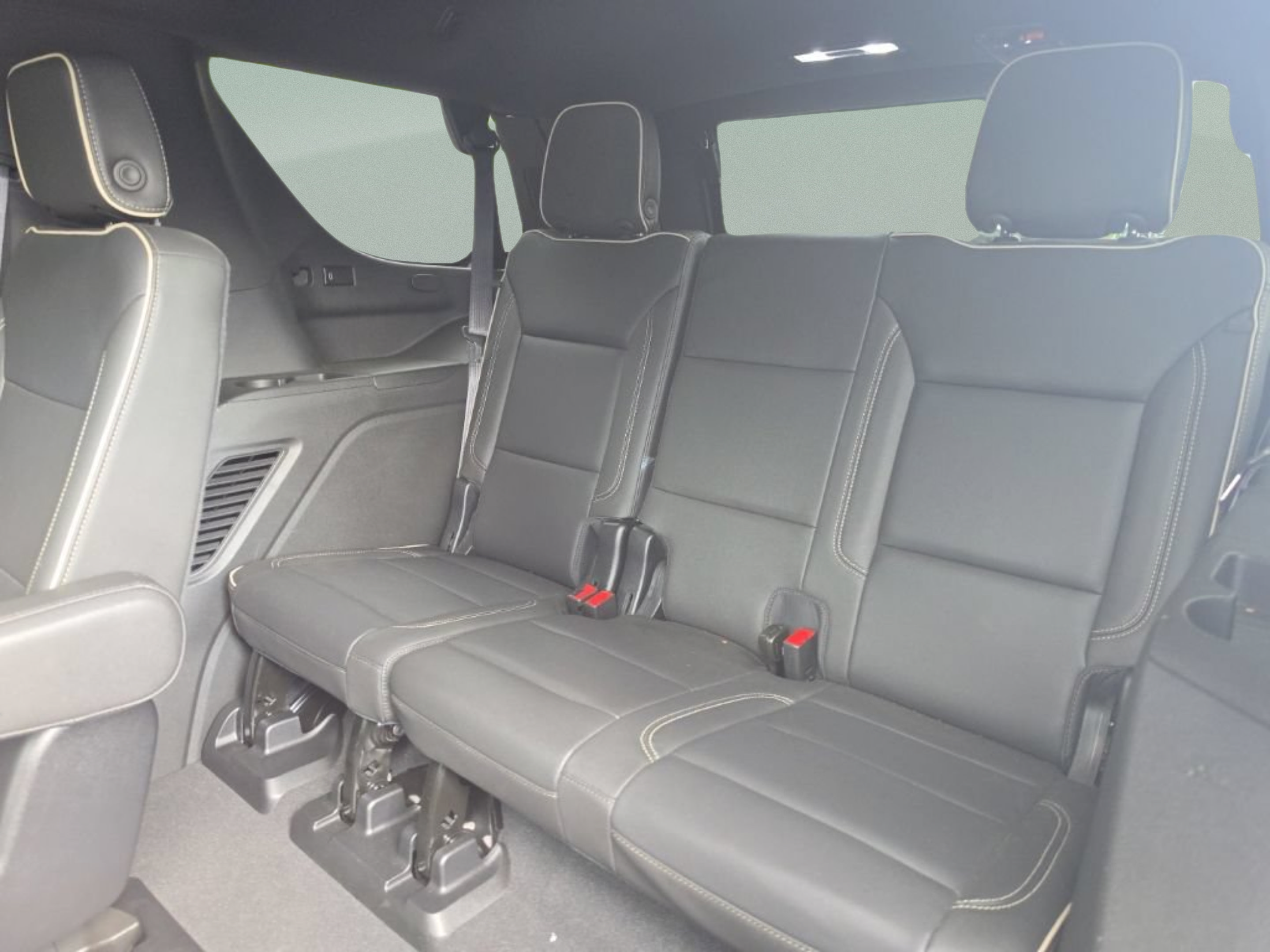 Used 2022 GMC Yukon SLT w/ SLT Premium Package RWD image 24