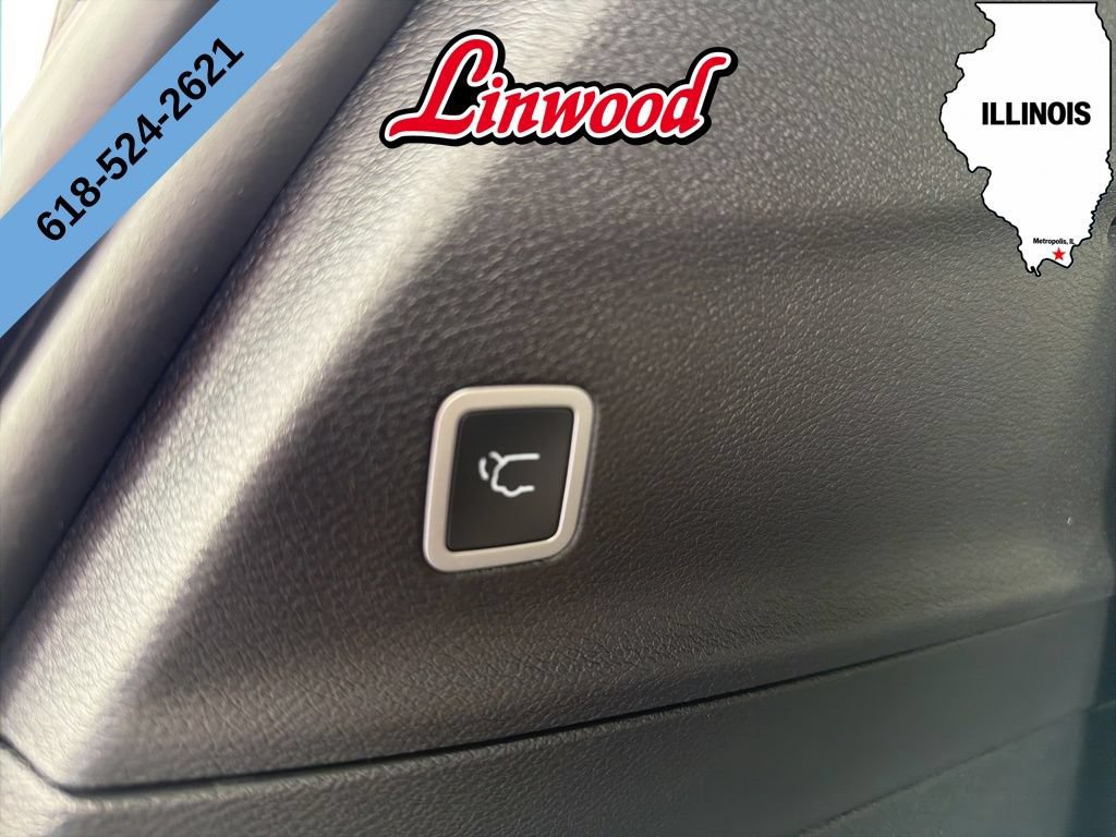 New 2026 Chrysler Pacifica Select FWD image 15