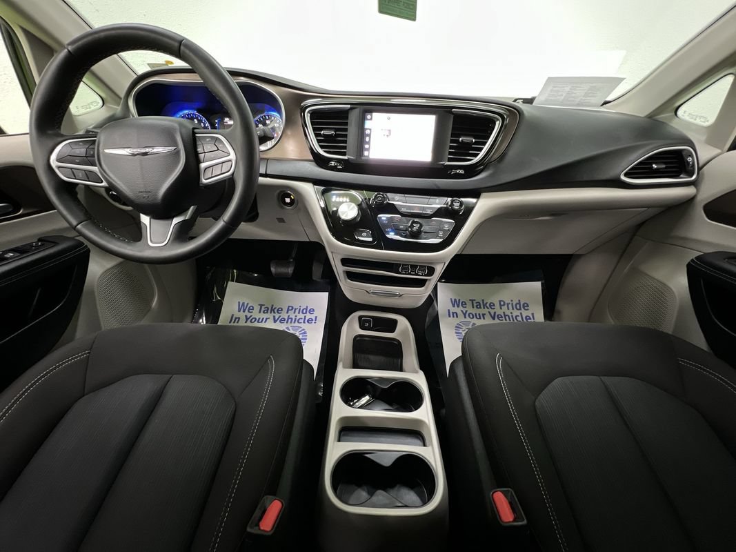 Used 2024 Chrysler Voyager LX FWD image 17