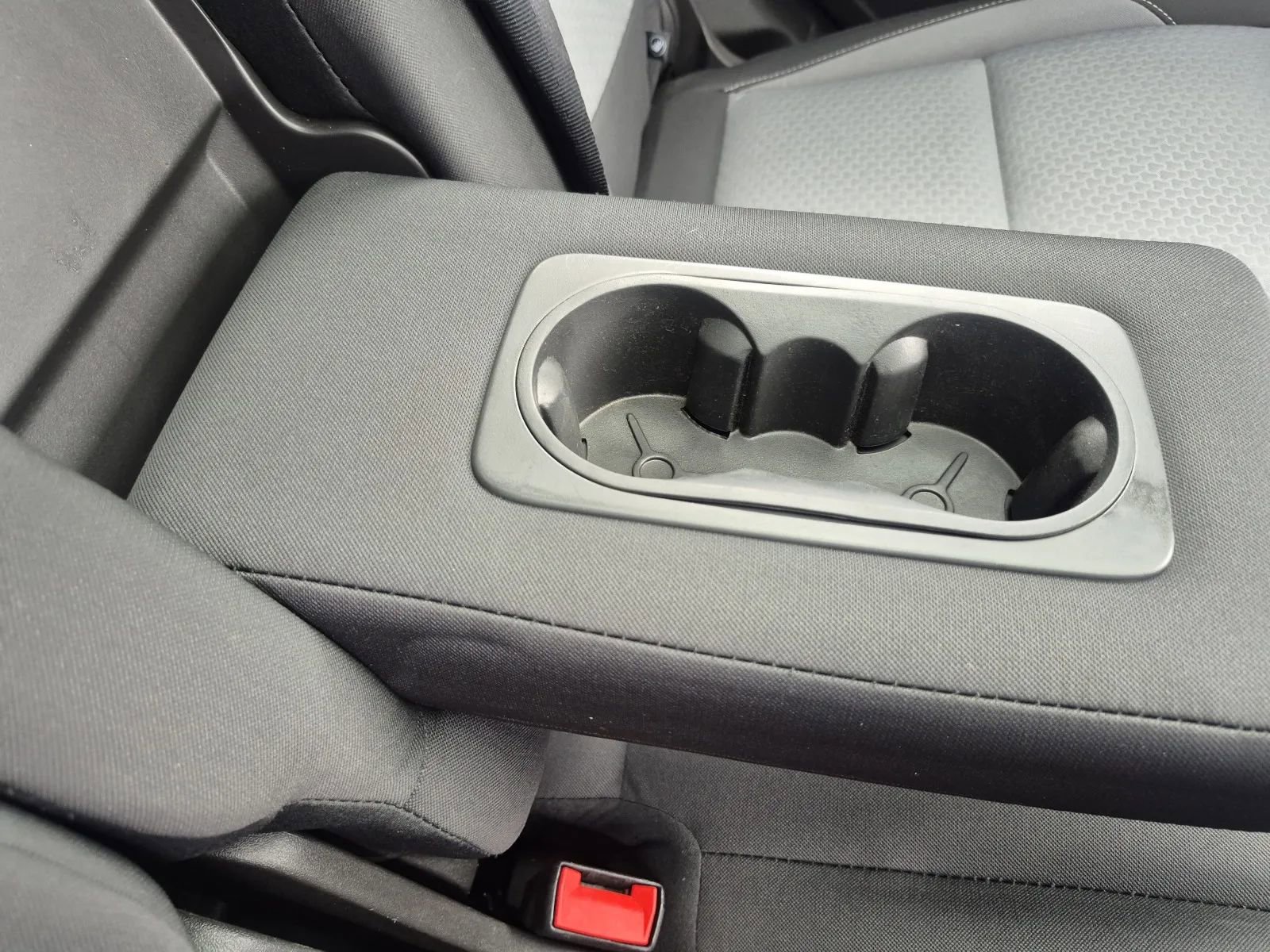 Used 2017 Ford Escape SE w/ SE Cold Weather Package FWD image 19