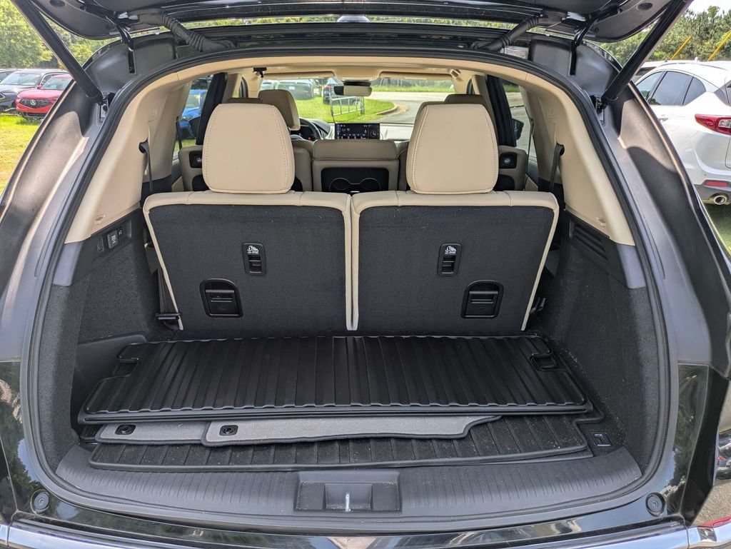 Used 2025 Acura MDX w/ Technology Package FWD image 13
