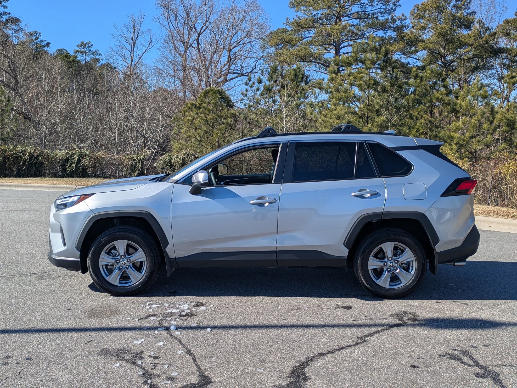 Used 2024 Toyota RAV4 XLE w/ Convenience Package image 8