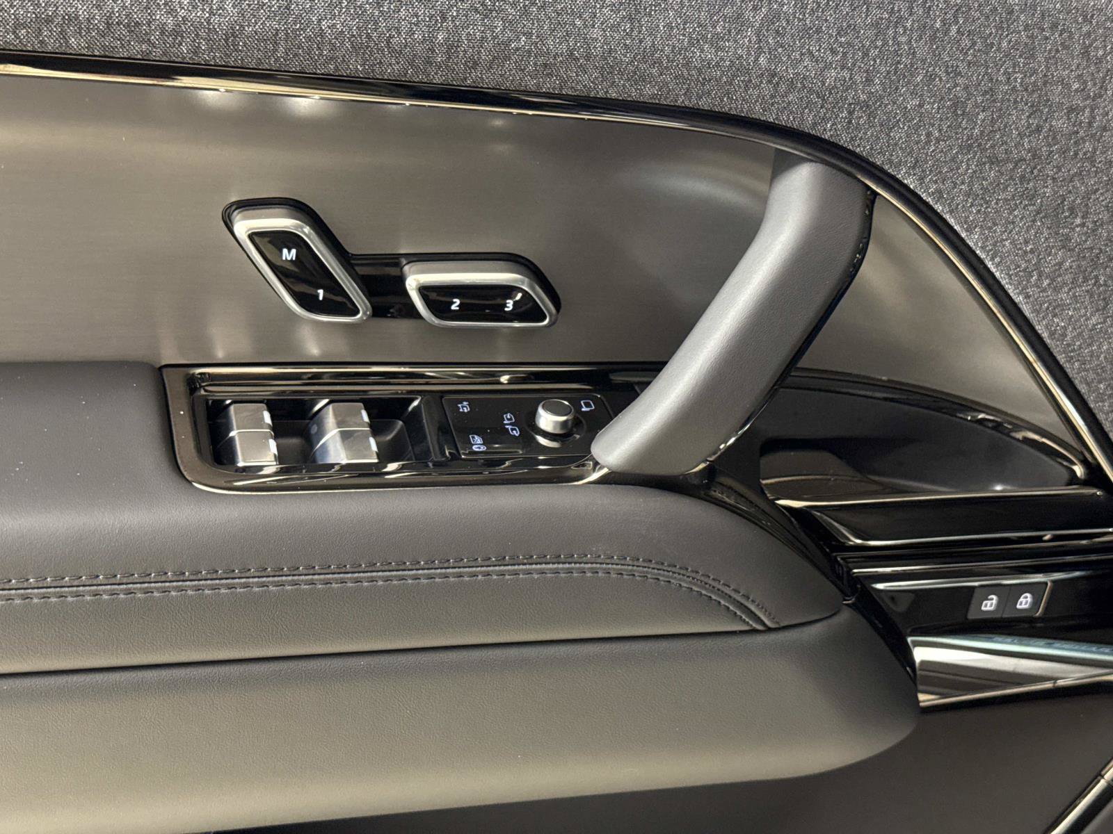 New 2026 Land Rover Range Rover Sport SE AWD/4WD image 18