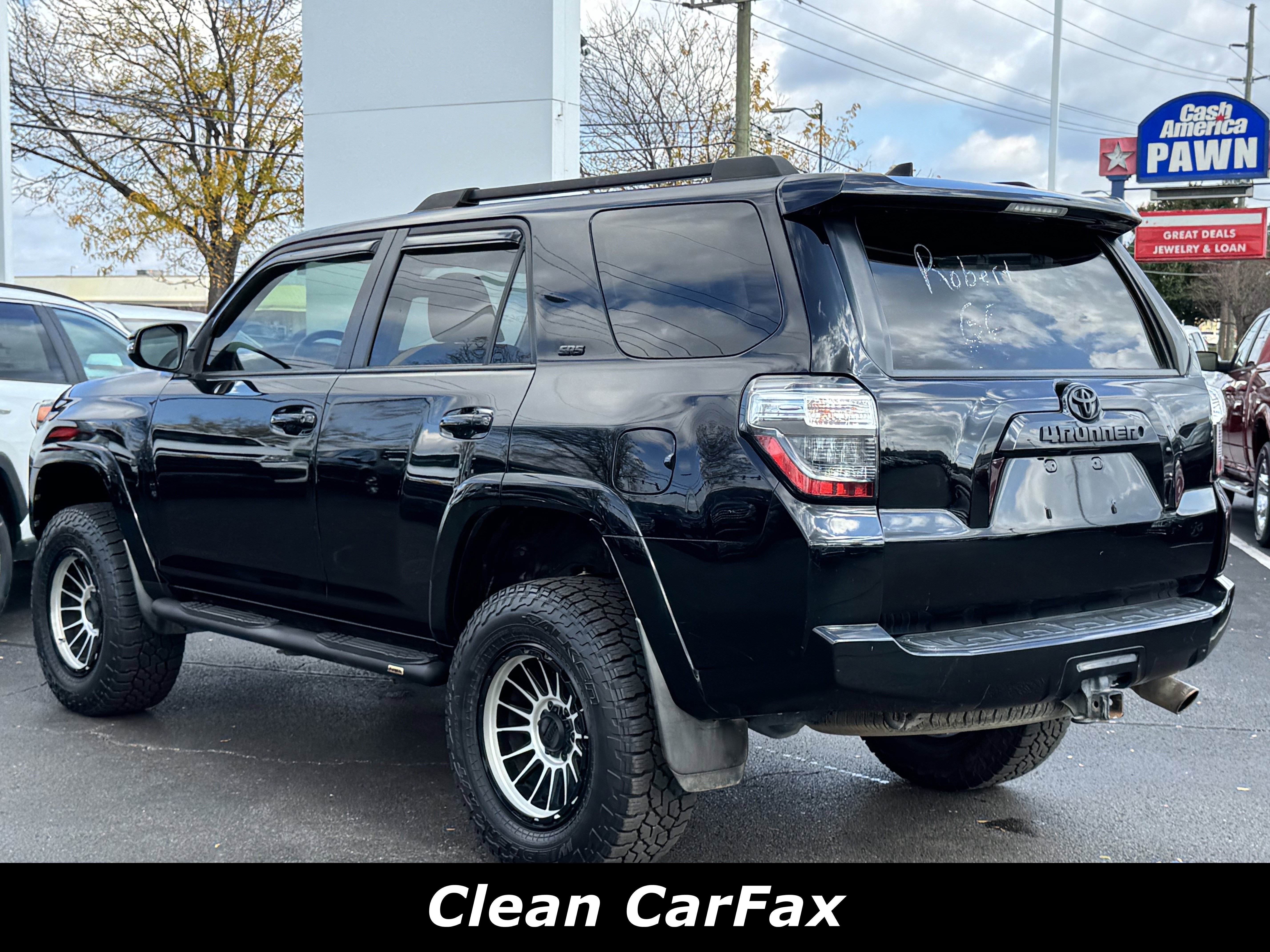 Used 2018 Toyota 4Runner SR5 Premium image 2