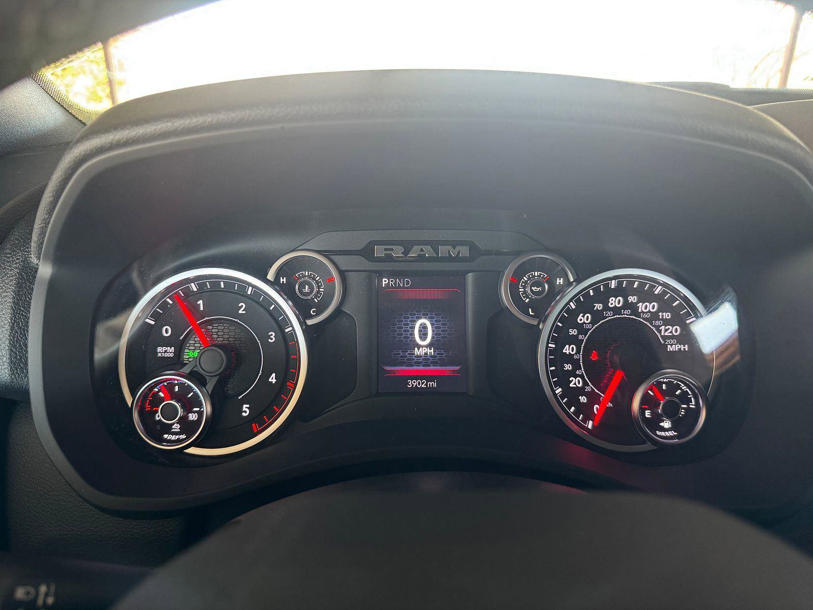 Used 2025 RAM 3500 Lone Star image 9