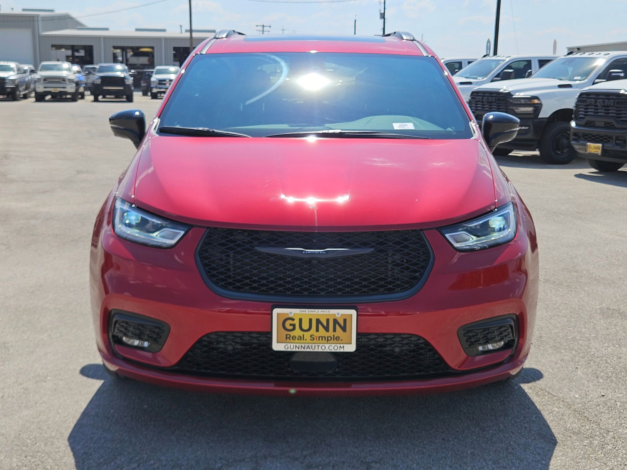 New 2026 Chrysler Pacifica Limited w/ S Appearance Package image 8