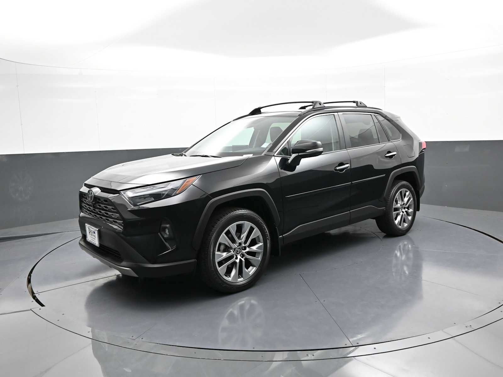 Used 2022 Toyota RAV4 Limited AWD/4WD image 10
