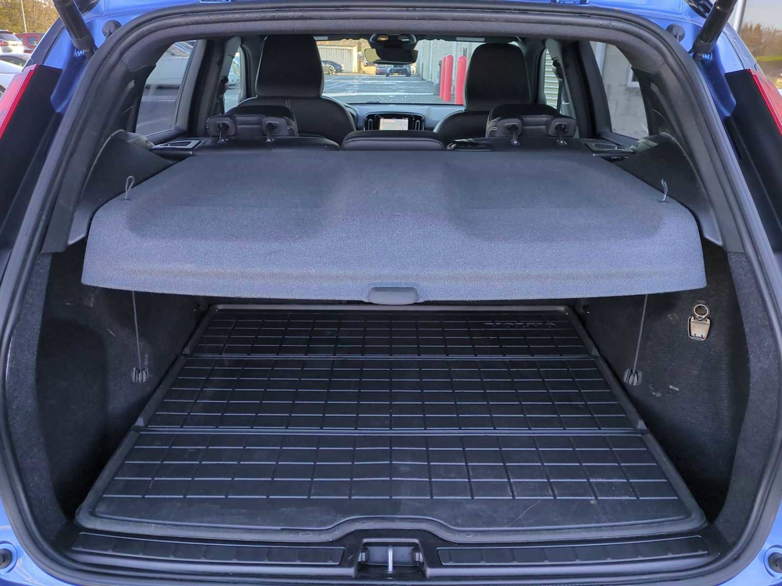 Used 2021 Volvo XC40 P8 Recharge w/ Advanced Package image 34