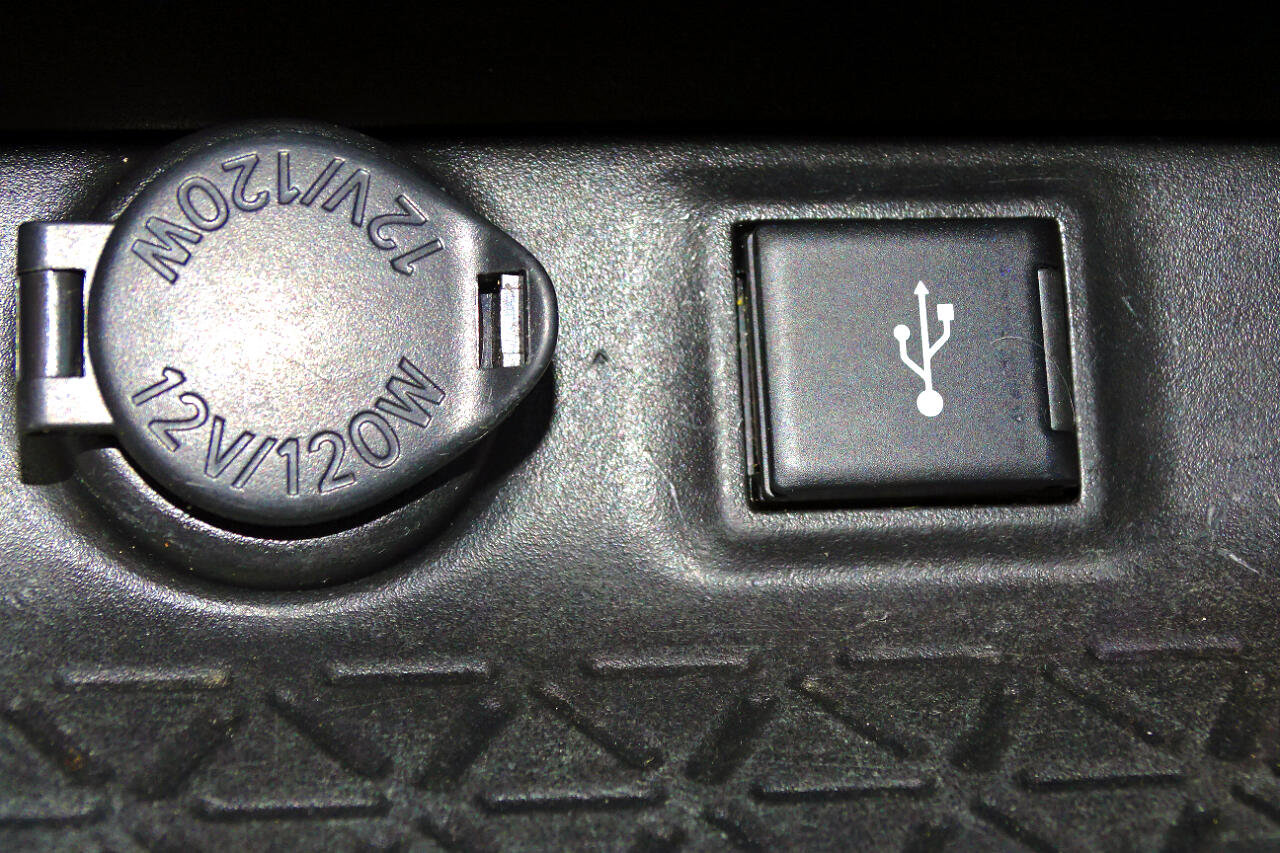 Used 2020 Toyota RAV4 LE image 20