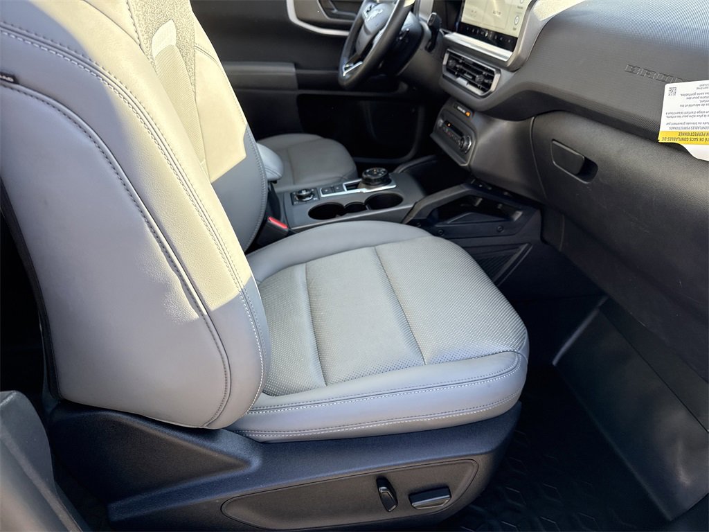 Used 2025 Ford Bronco Sport Badlands image 13