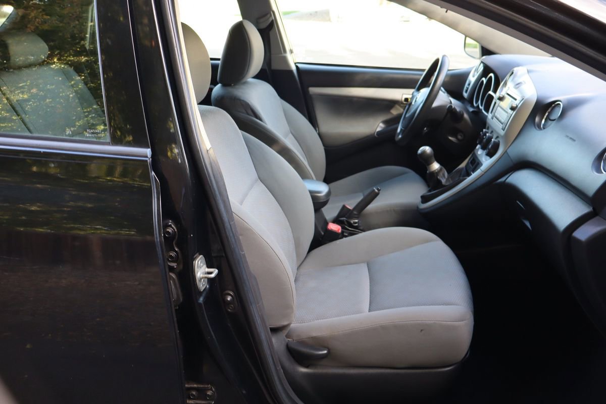 Used 2010 Toyota Matrix image 22