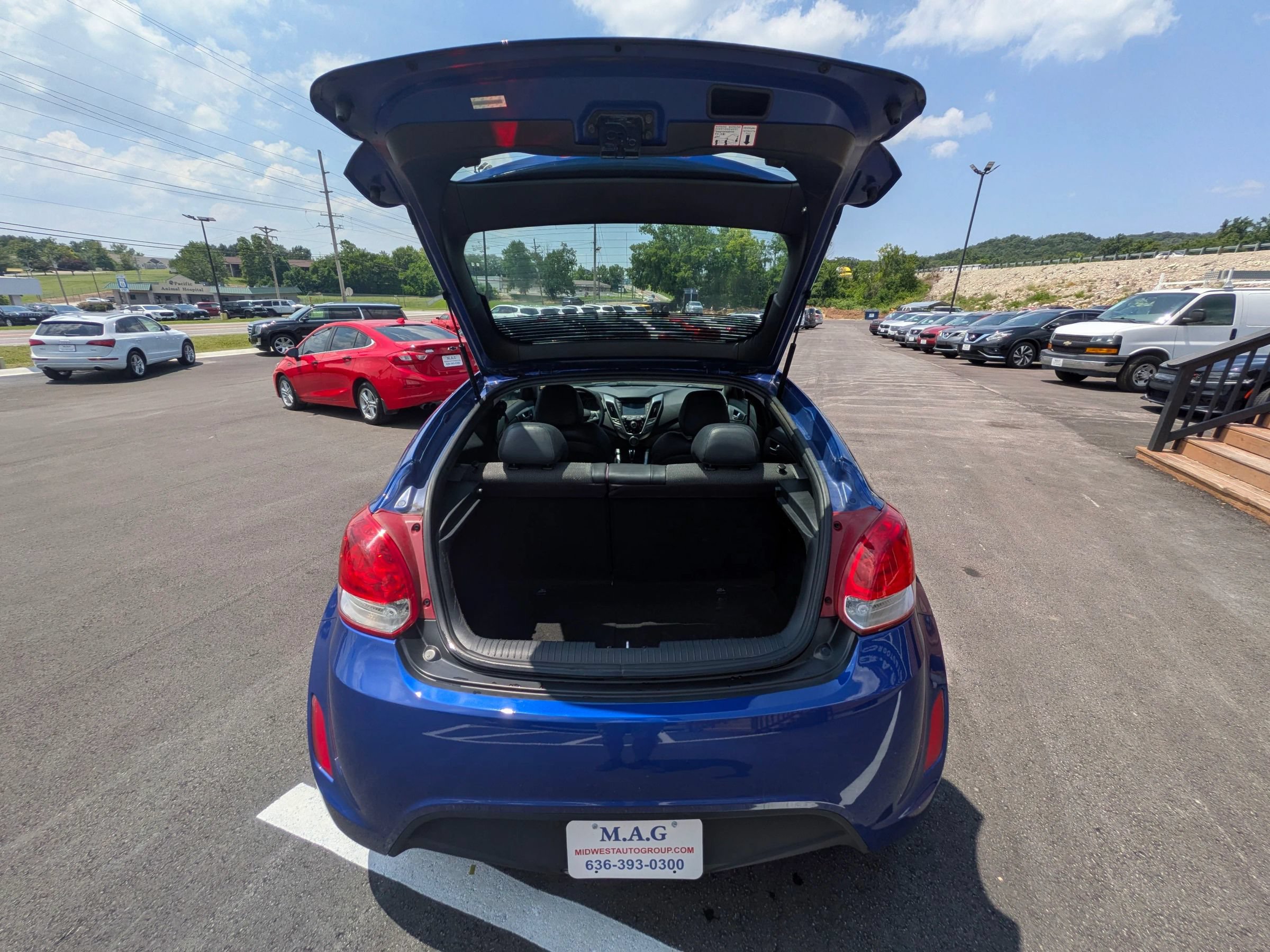 Used 2013 Hyundai Veloster w/ Style Pkg FWD image 19