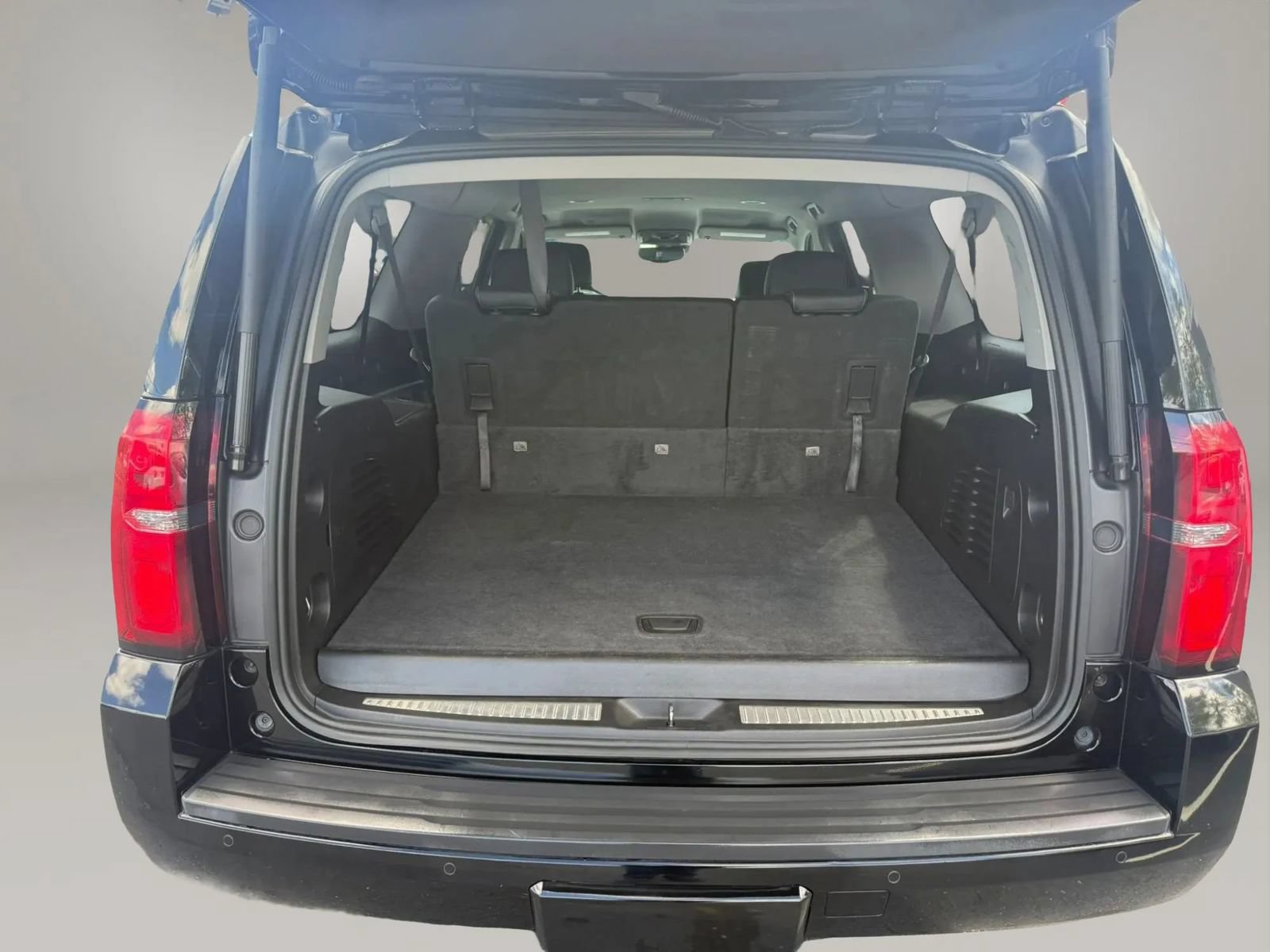 Used 2019 Chevrolet Suburban LT AWD/4WD image 37