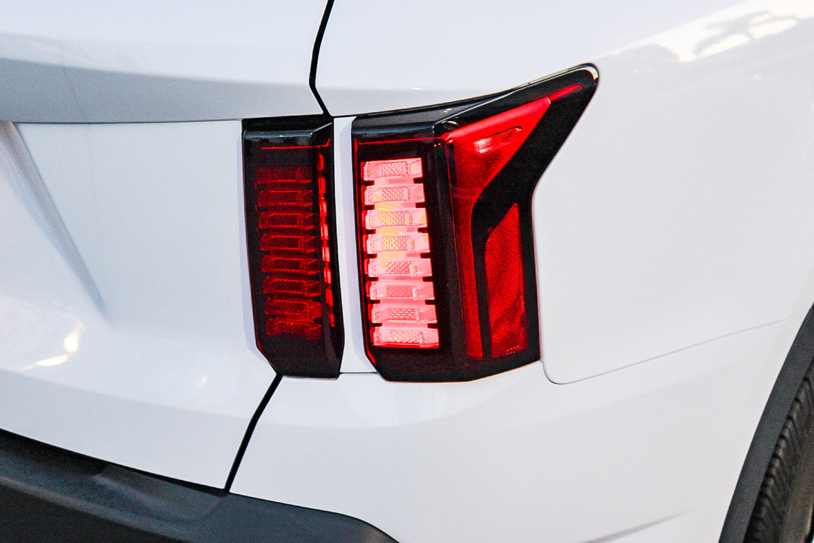 Used 2023 Kia Sorento LX image 9