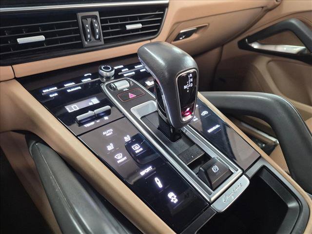 Used 2019 Porsche Cayenne Turbo AWD/4WD image 18