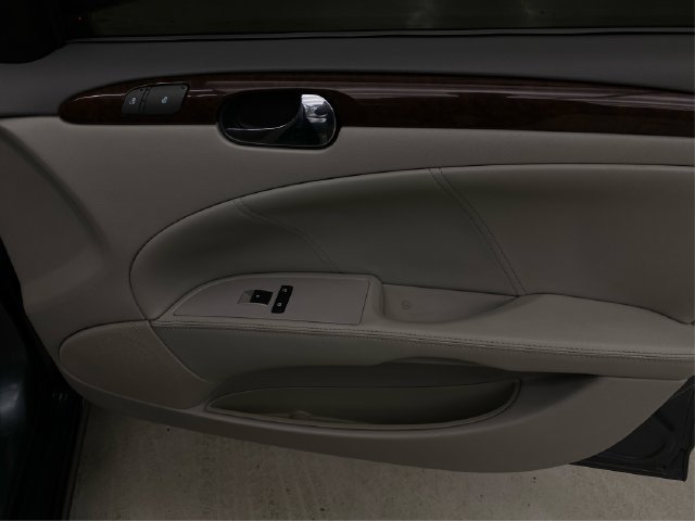 Used 2011 Buick Lucerne CXL FWD image 26
