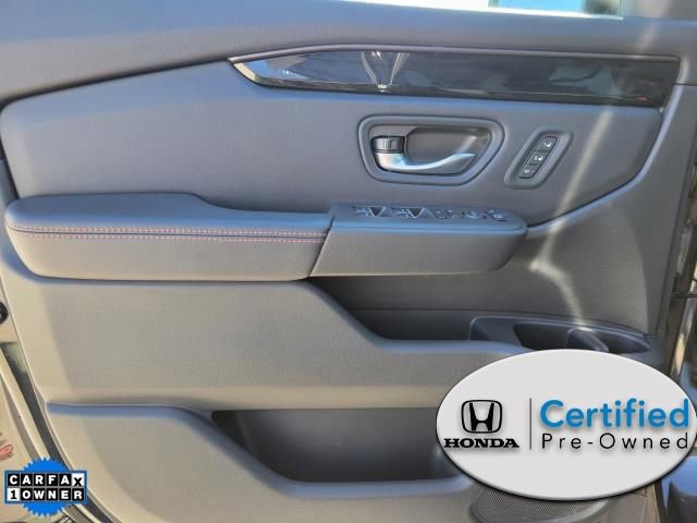 Used 2025 Honda Pilot TrailSport image 20