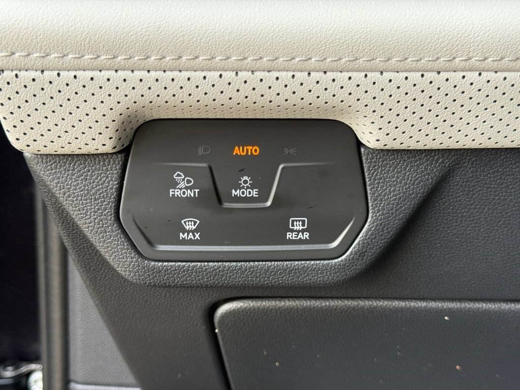 Used 2024 Volkswagen Atlas Cross Sport SEL Premium R-Line AWD/4WD image 22