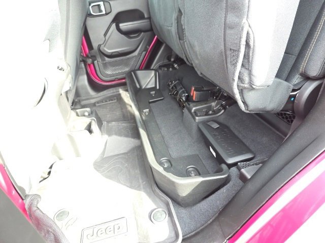 Used 2024 Jeep Gladiator Willys image 35