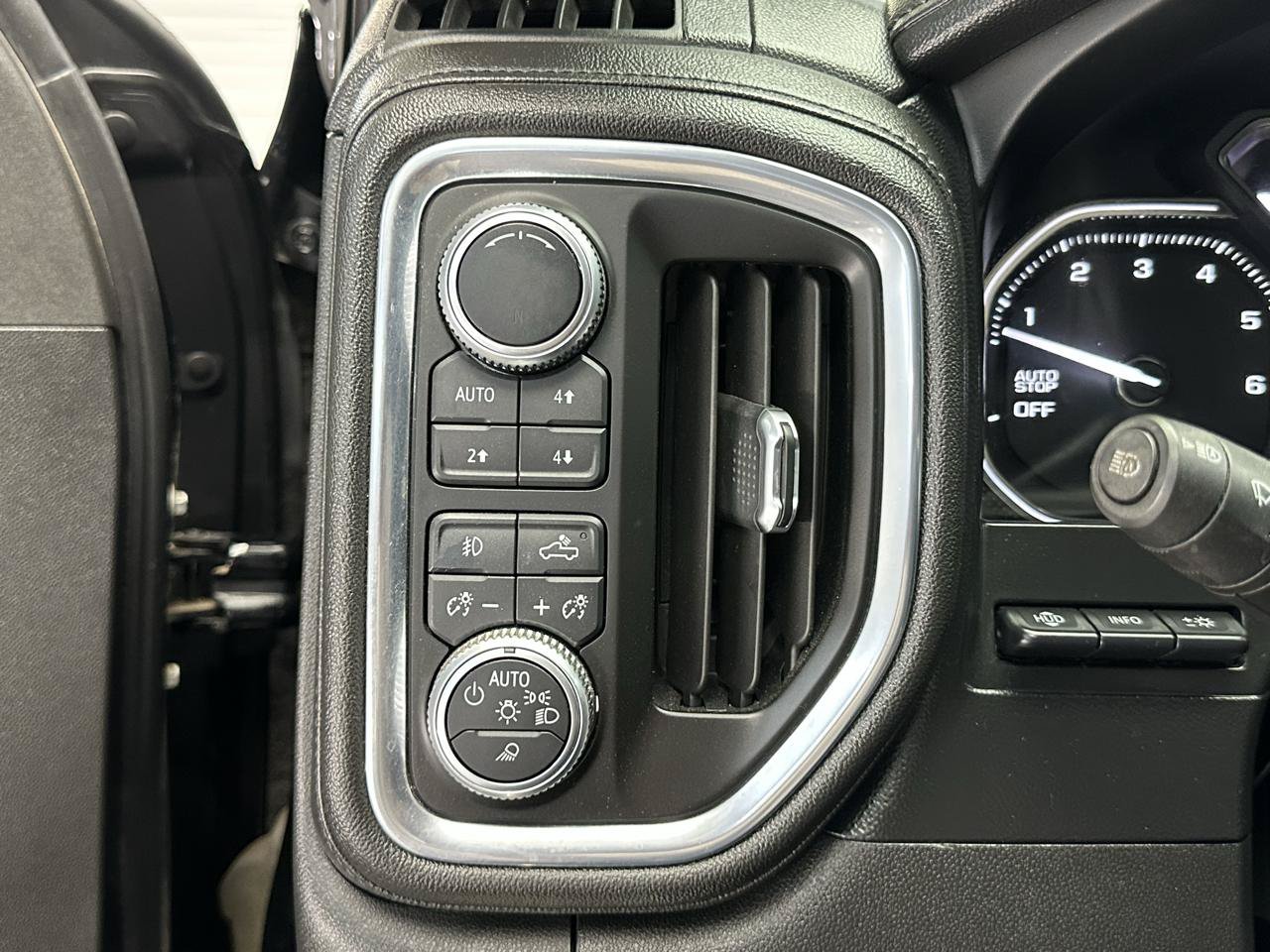Used 2019 GMC Sierra 1500 Denali w/ Denali Ultimate Package AWD/4WD image 22