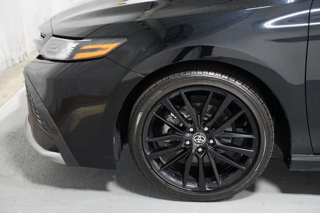 Certified 2022 Toyota Camry XSE FWD image 5
