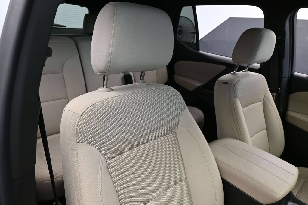 Used 2023 Chevrolet Traverse LS FWD image 39
