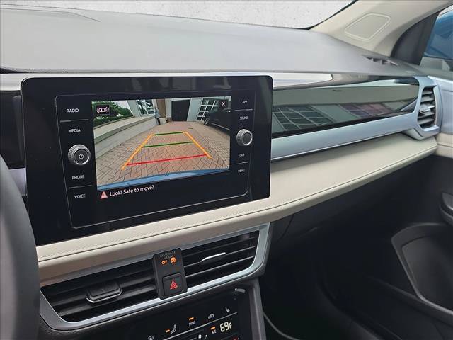New 2026 Volkswagen Taos SE FWD image 16