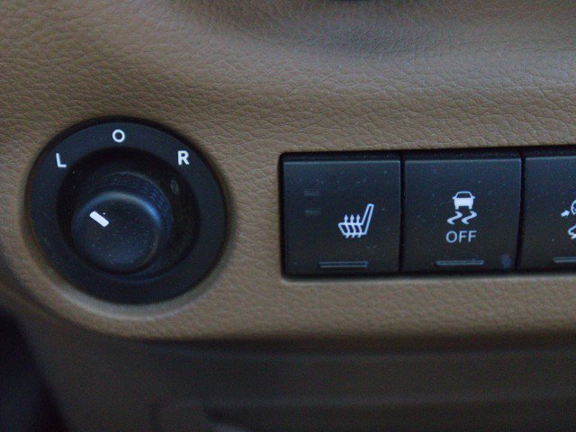 Used 2014 Jeep Wrangler Unlimited Sahara w/ Connectivity Group AWD/4WD image 23