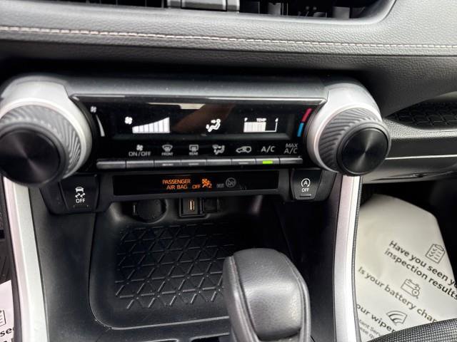 Used 2022 Toyota RAV4 LE image 11