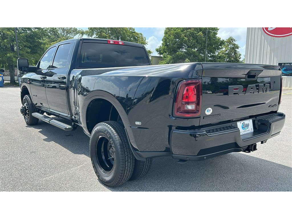 New 2026 RAM 3500 Big Horn AWD/4WD image 3