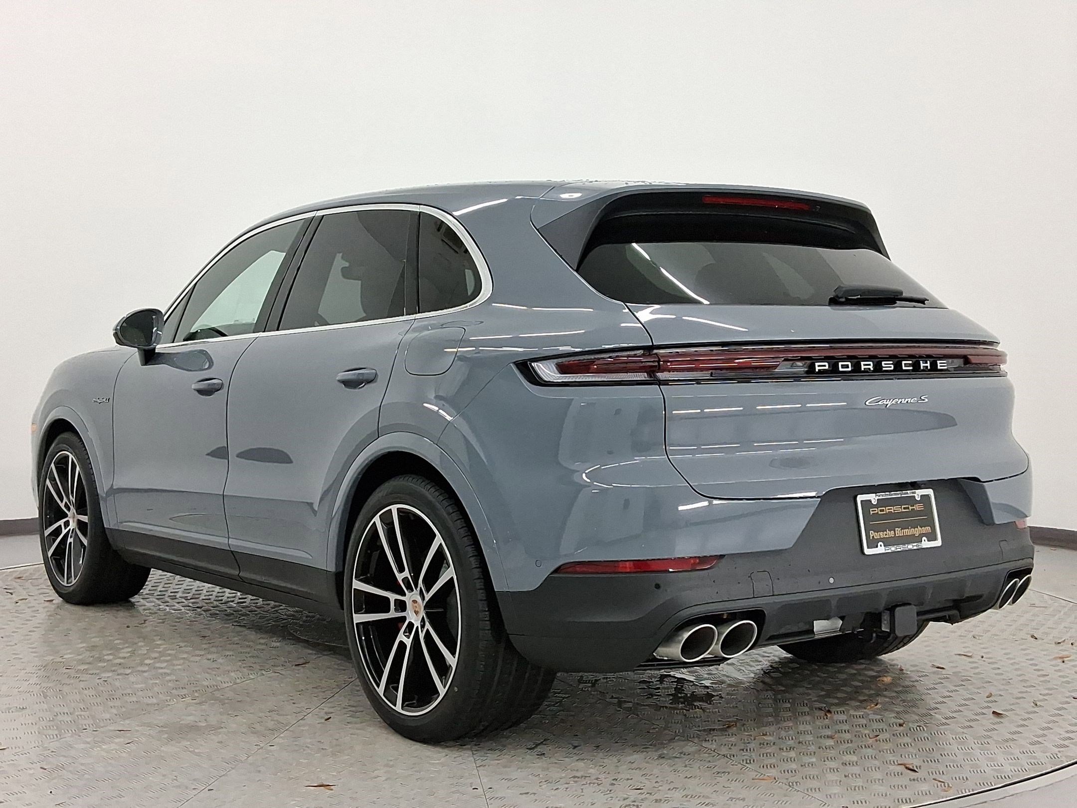 New 2026 Porsche Cayenne S image 3