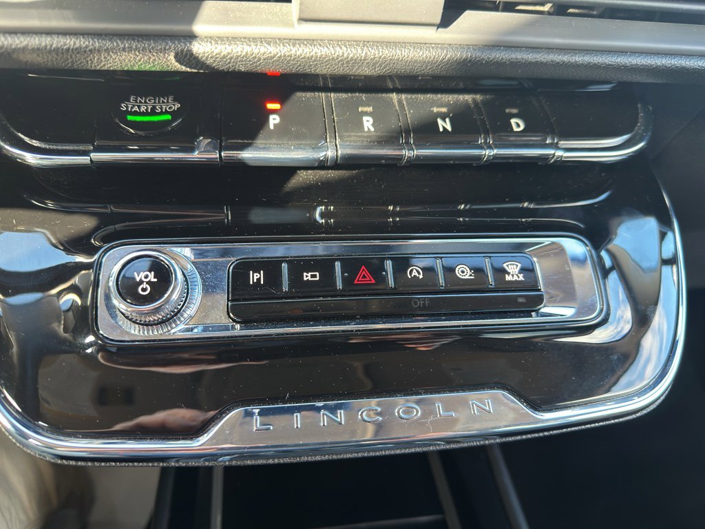 Used 2025 Lincoln Corsair Premiere image 17