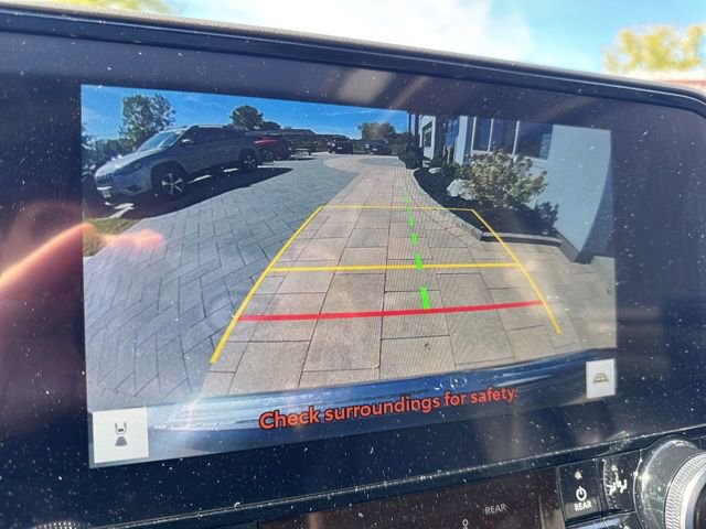 Used 2023 Toyota Highlander Limited image 21