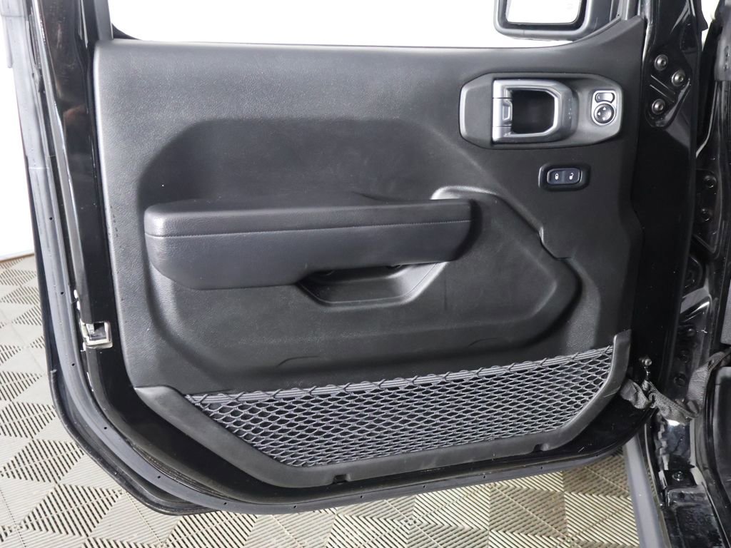 Used 2023 Jeep Wrangler Unlimited w/ Cold Weather Group image 17