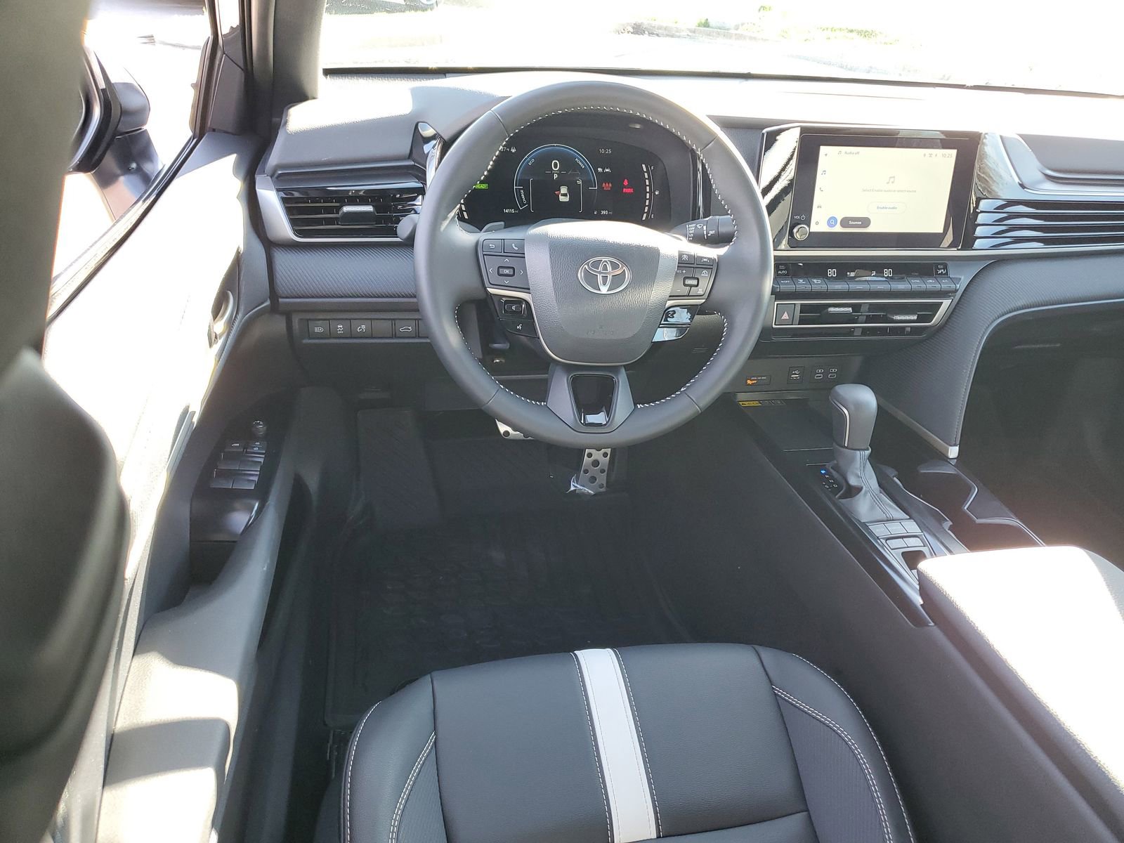Certified 2025 Toyota Camry SE image 11
