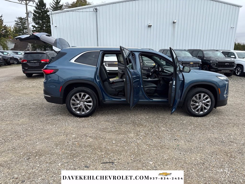 Used 2026 Buick Enclave Preferred AWD/4WD image 35