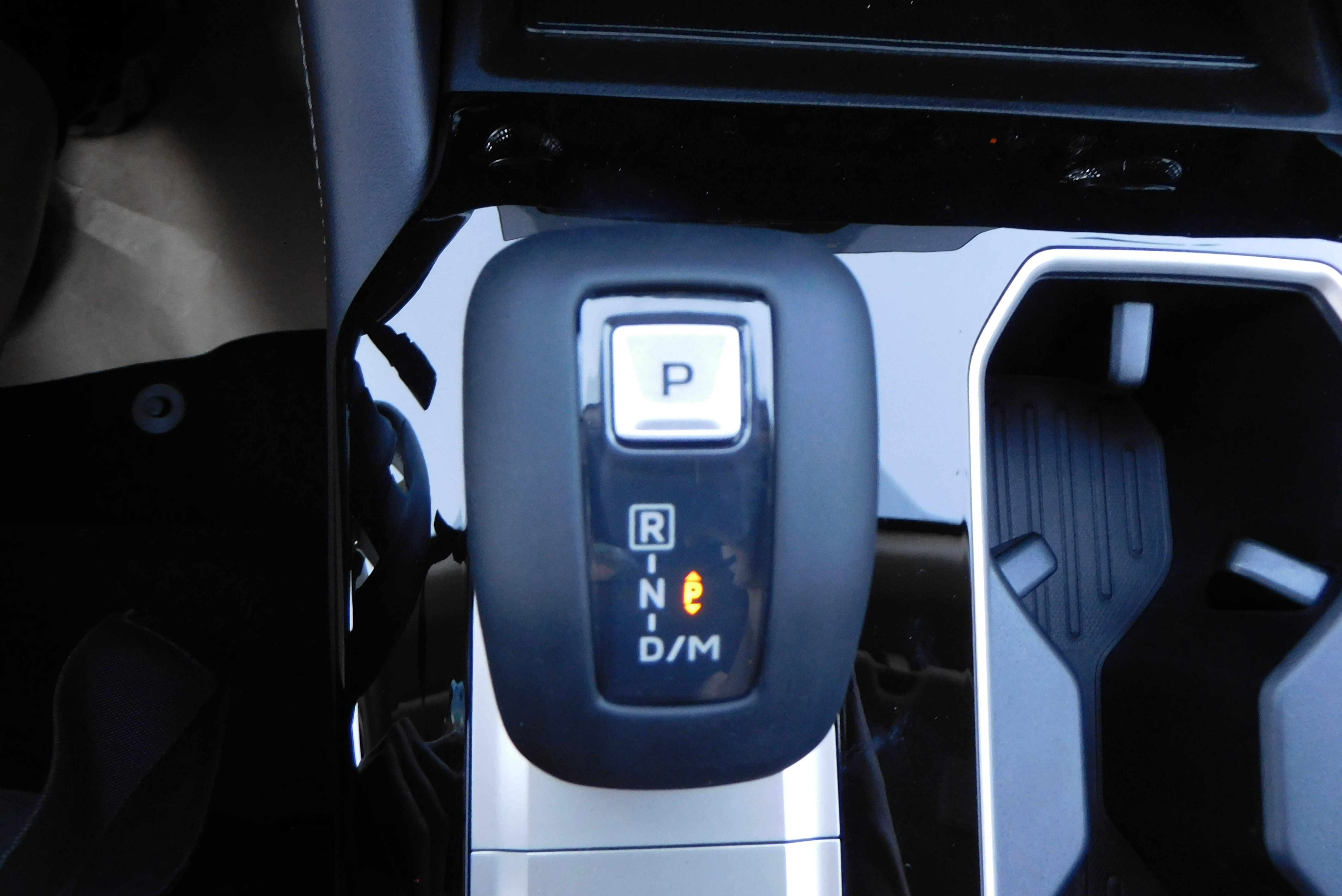 Used 2025 Mitsubishi Outlander SE image 23