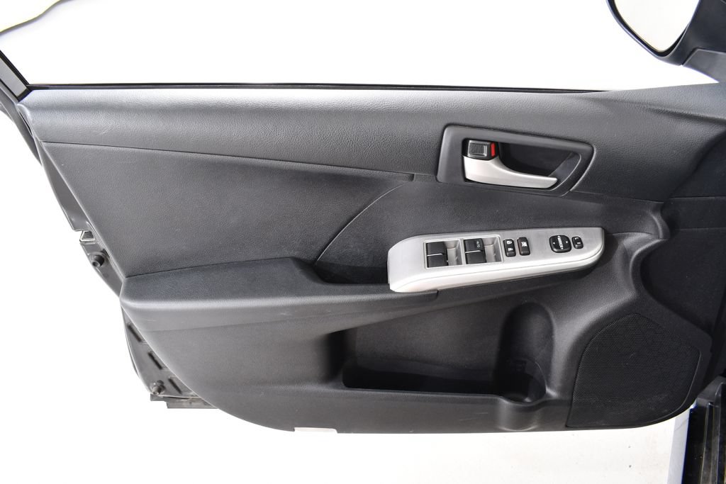 Used 2012 Toyota Camry SE FWD image 25