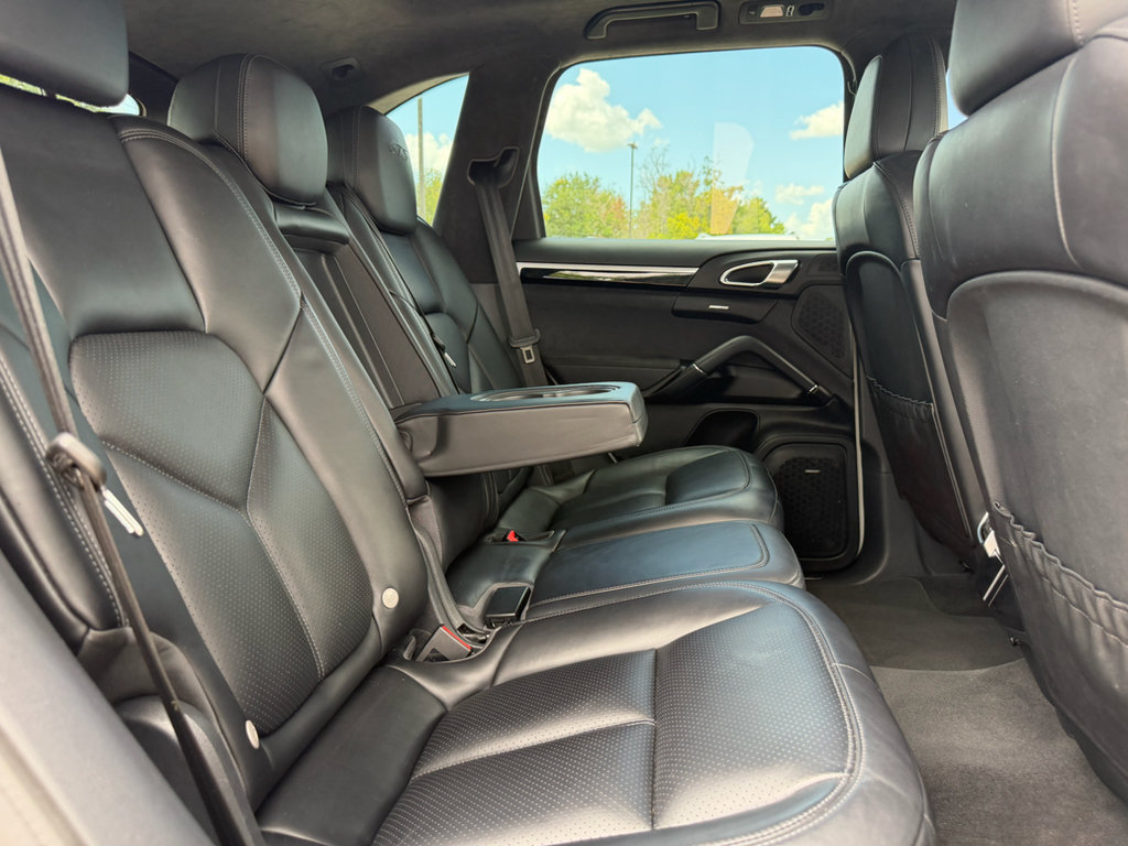 Used 2017 Porsche Cayenne GTS AWD/4WD image 30