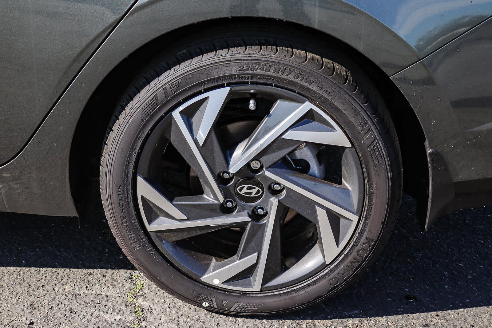 New 2025 Hyundai Elantra Sport image 12