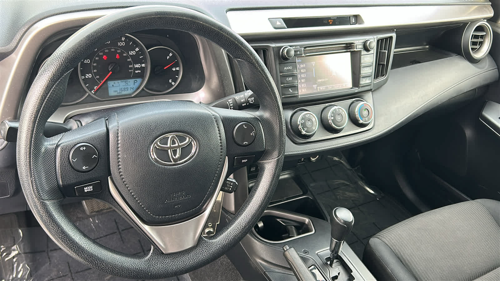 Used 2016 Toyota RAV4 LE AWD/4WD image 10