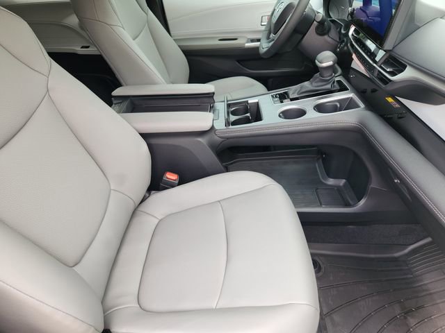 New 2026 Toyota Sienna XLE FWD image 12