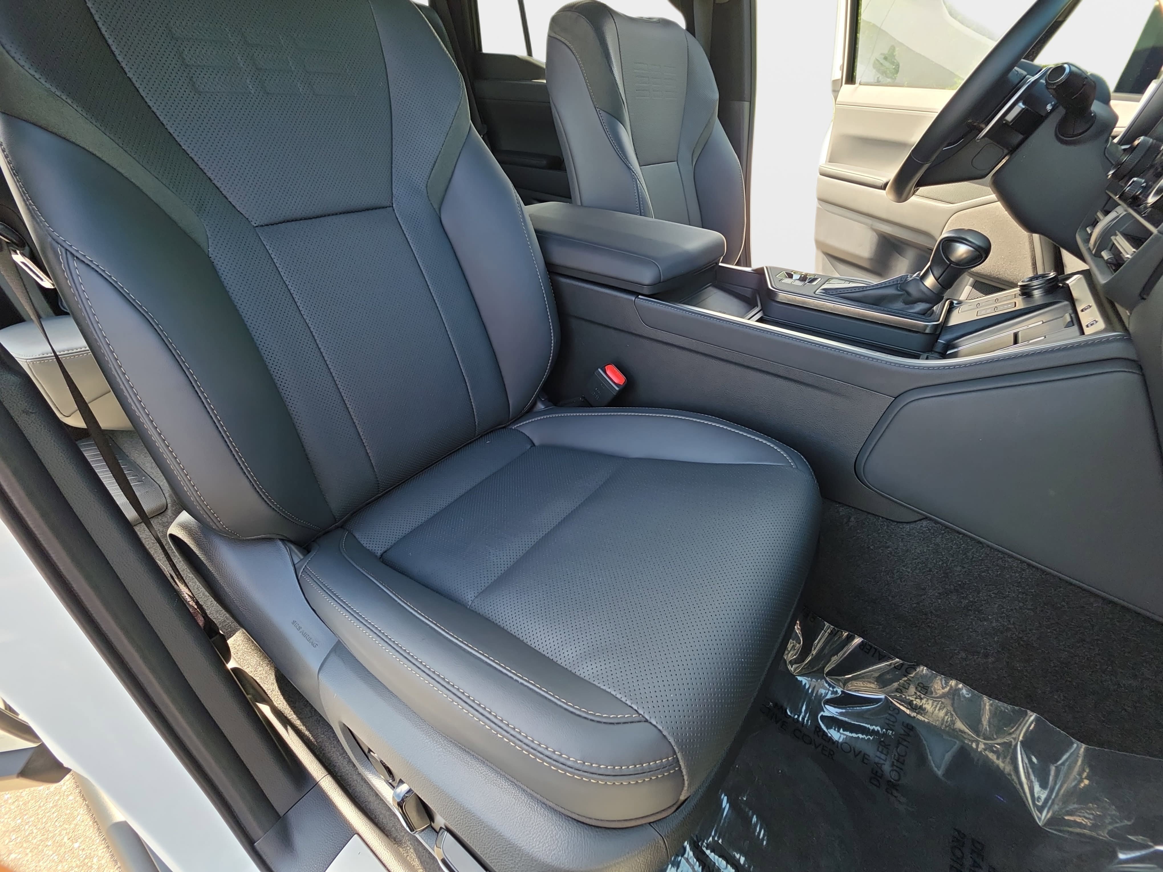 Used 2024 Lexus GX 550 AWD/4WD image 10
