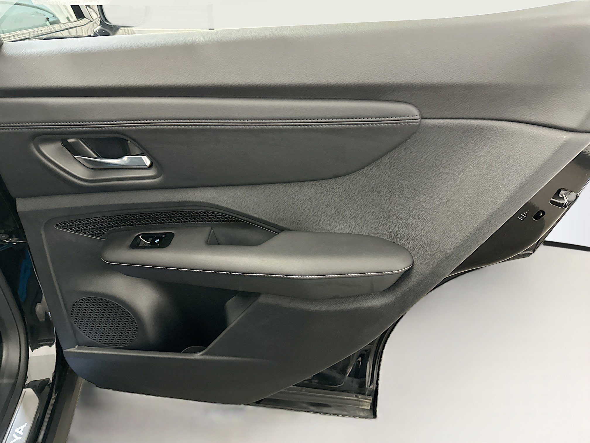 Used 2024 Nissan Ariya AWD image 31