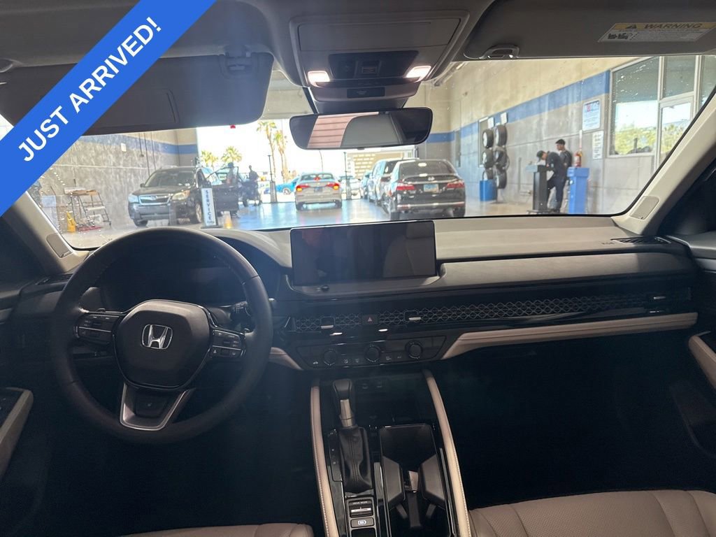 Used 2025 Honda Accord Touring image 6