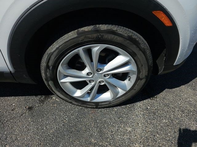 Used 2021 Buick Encore GX Preferred w/ Cold Weather Comfort Package FWD image 9