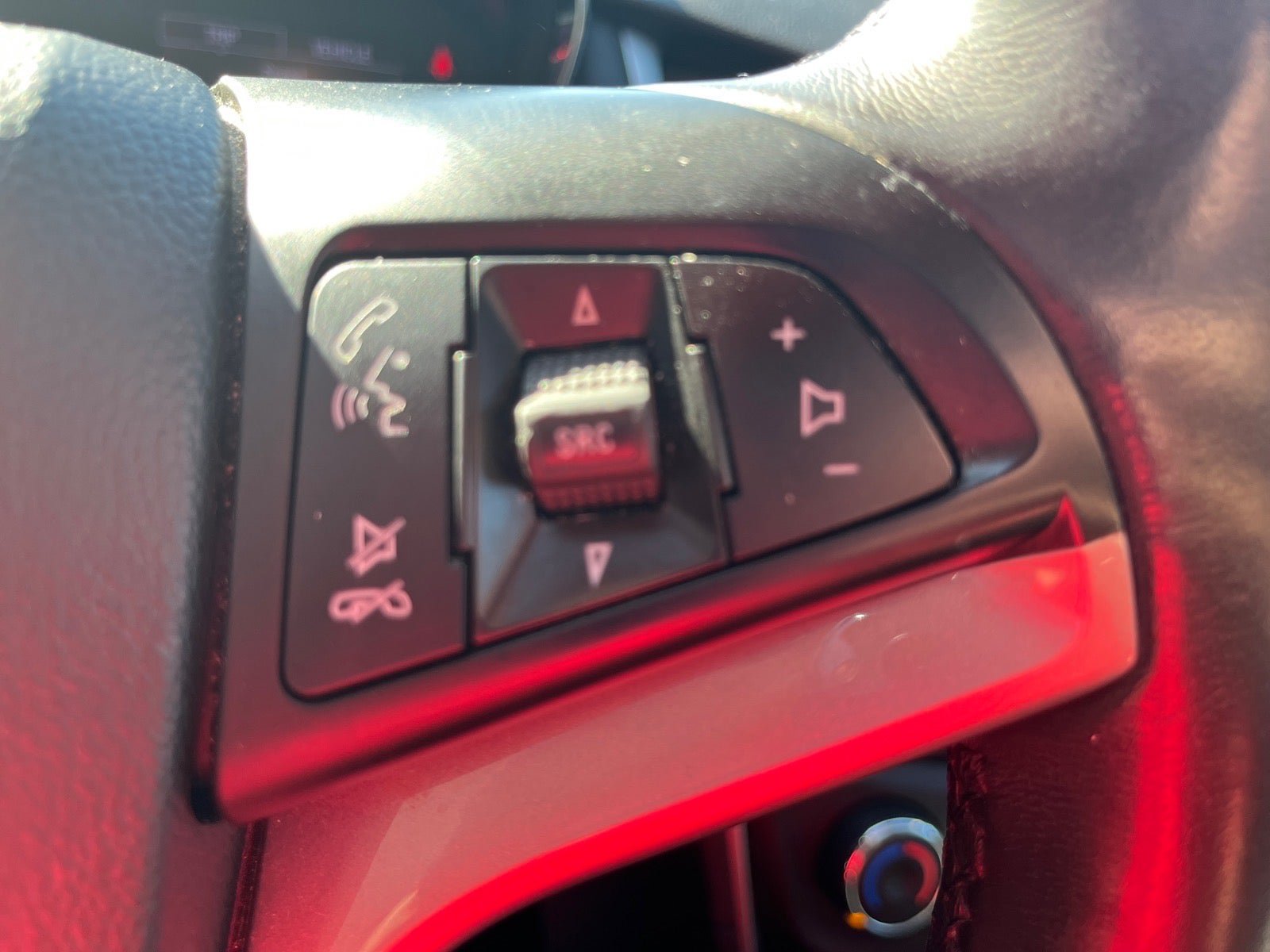 Used 2019 Chevrolet Trax LT w/ LT Convenience Package AWD/4WD image 24