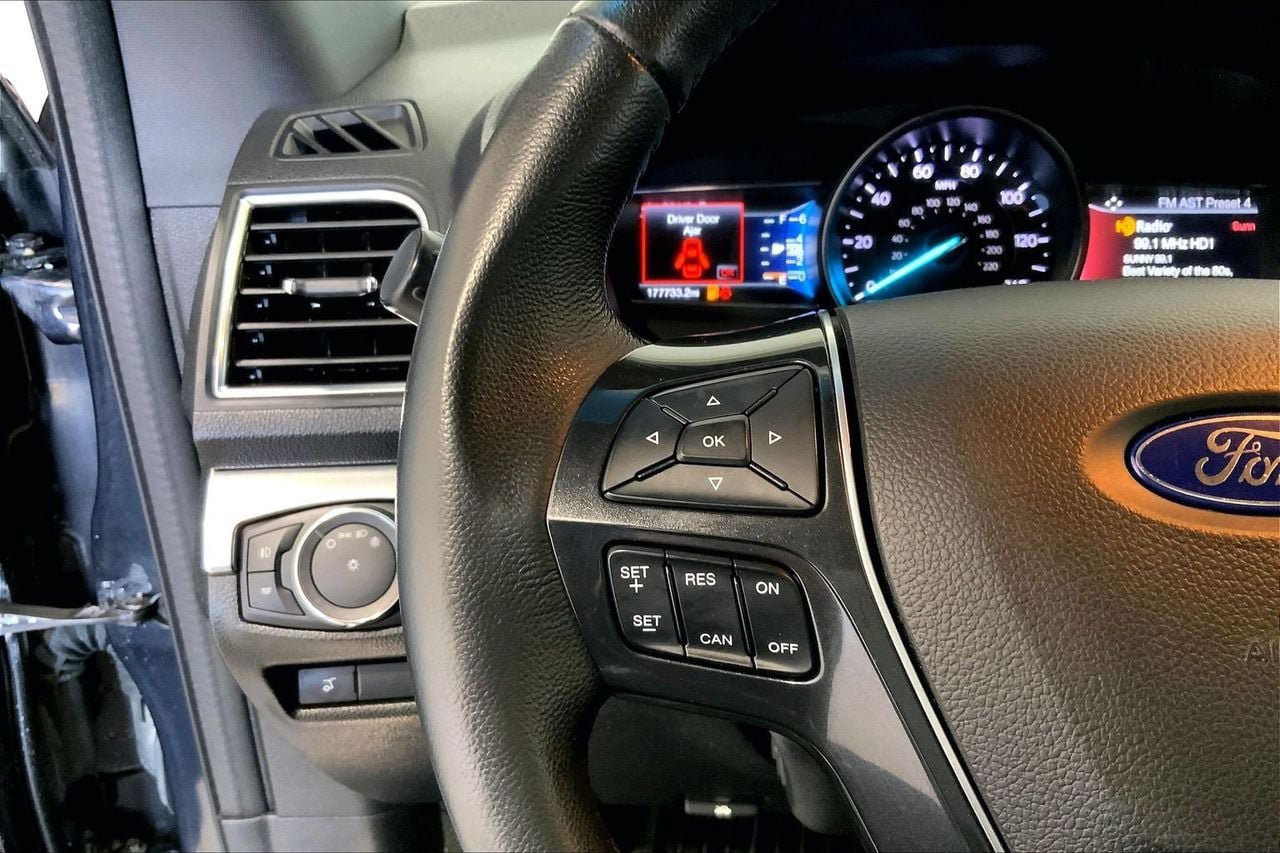Used 2017 Ford Explorer Limited FWD image 21