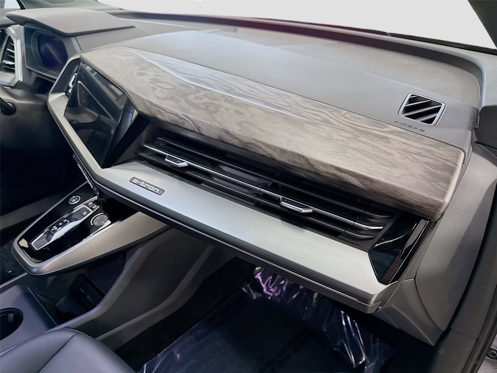 Used 2024 Audi Q4 e-tron Premium Plus w/ Premium Plus image 30